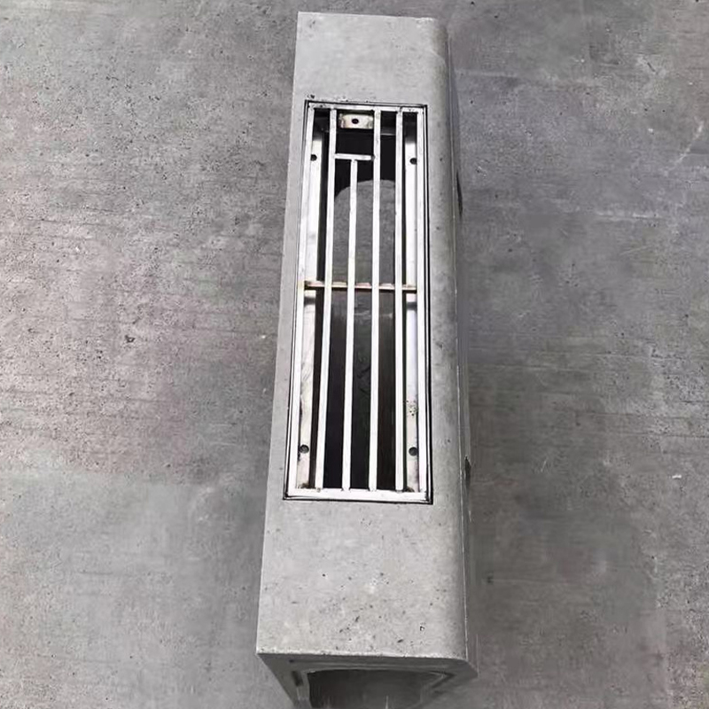 บ่อตรวจสอบร่องระบายน้ำขอบหิน Slotted Edge Linear Curb Drainage Ditch